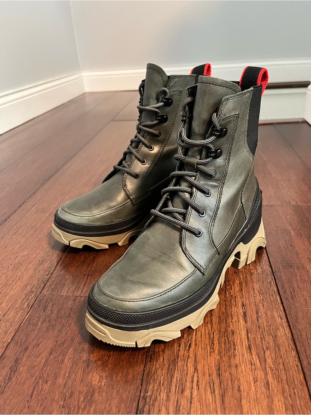 Sorel Women’s Brex Lace Boots in Olive Green Size 6